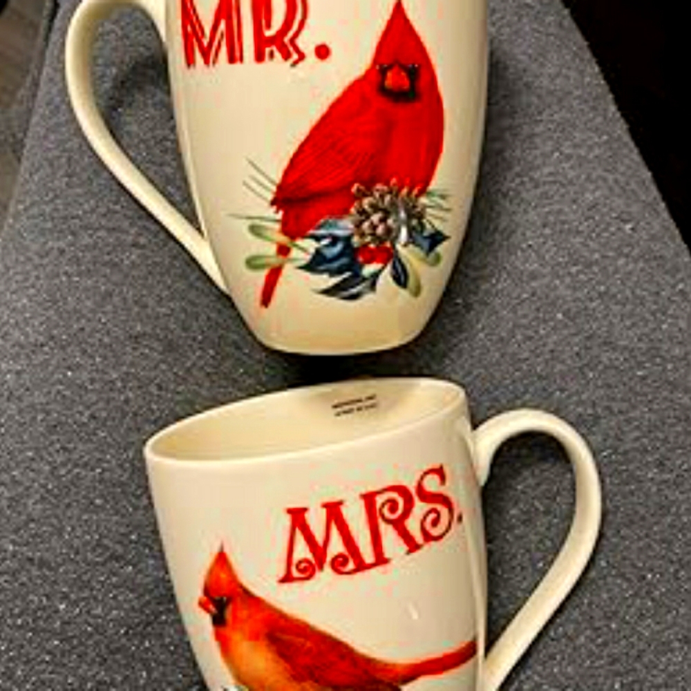 Lenox Winter Greetings Cardinal 2-piece Mr & Mrs Mug Set of 2 New